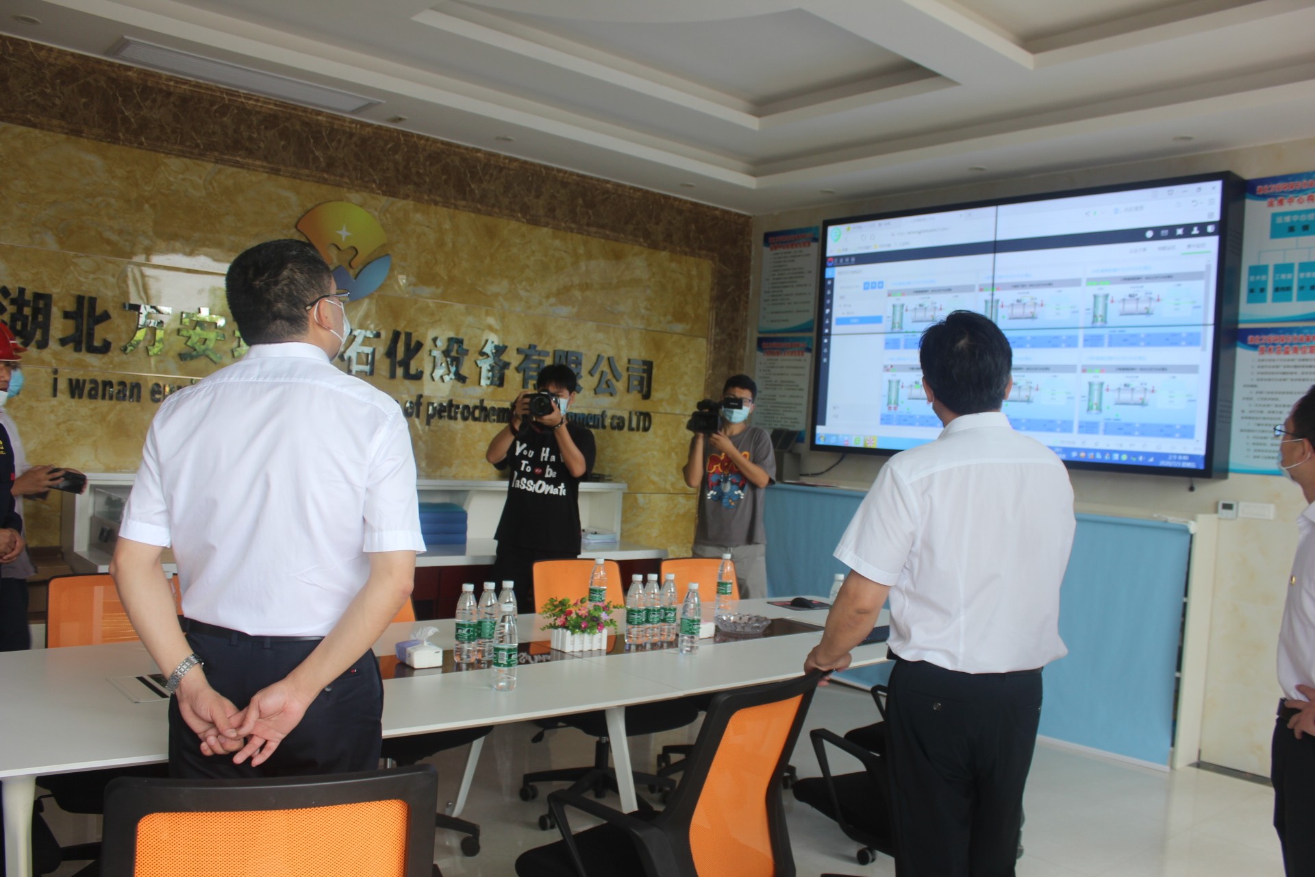 無(wú)縫氣瓶生產(chǎn)商,密閉取樣器,自動(dòng)切水器,截油排水器 無(wú)縫氣瓶生產(chǎn)商,密閉取樣器,自動(dòng)切水器,截油排水器