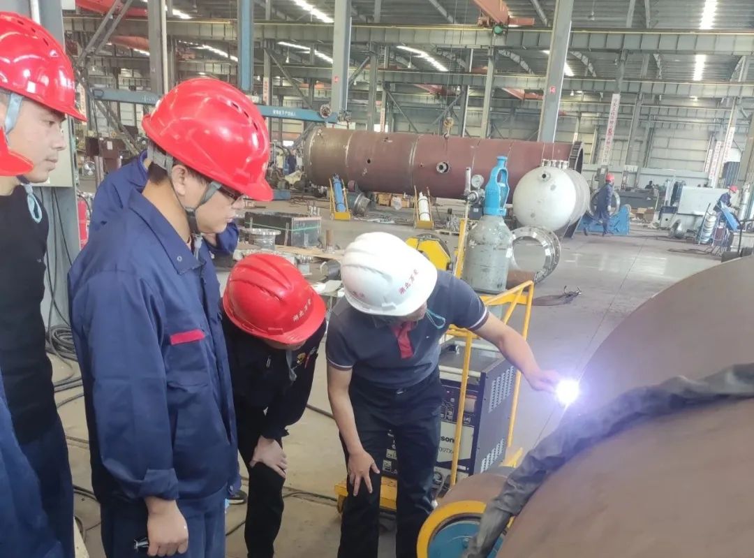 無縫氣瓶生產(chǎn)商,密閉取樣器,自動切水器,截油排水器 圖片