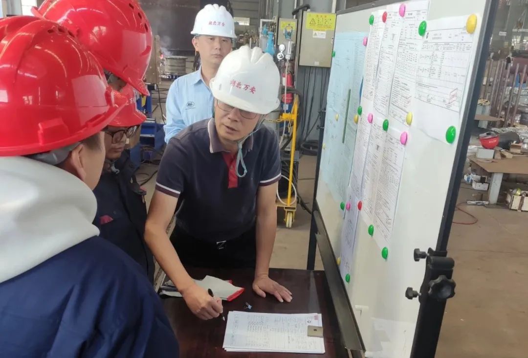 無縫氣瓶生產(chǎn)商,密閉取樣器,自動切水器,截油排水器 圖片