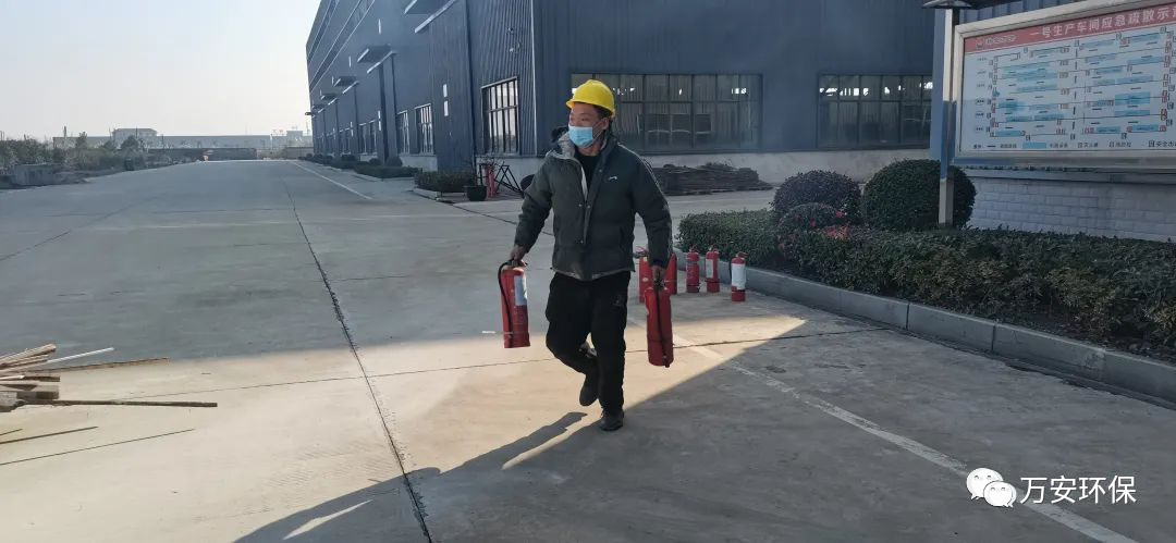 無縫氣瓶生產(chǎn)商,密閉取樣器,自動切水器,截油排水器 圖片